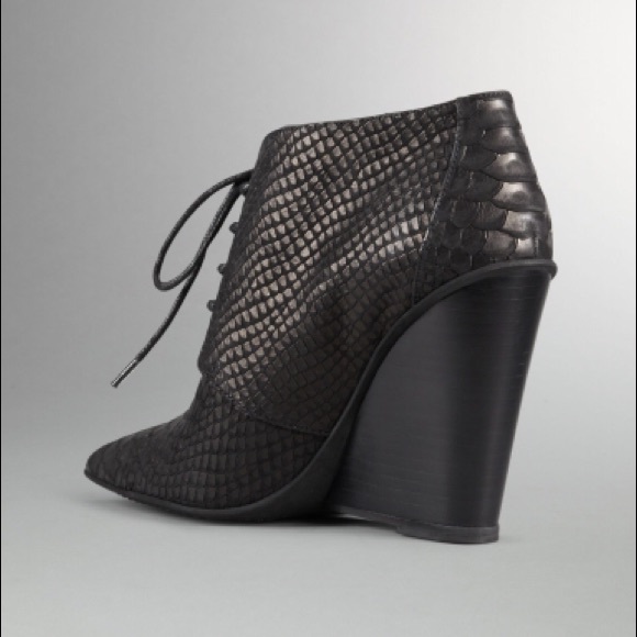 🖤Kenneth Cole Collection lace up bootie - Picture 3 of 3